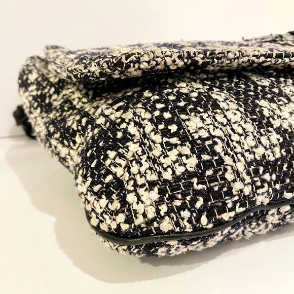 Chanel Tweed Camellia Messenger Flap Bag - Picture 8 of 16